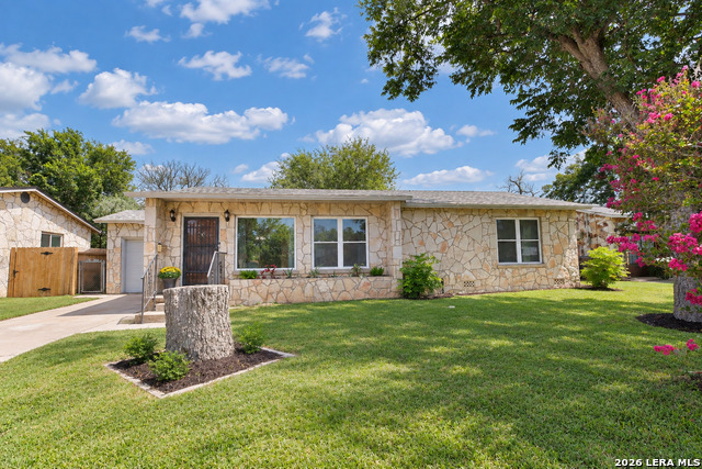 1135 Vanderbilt Property Photo 2