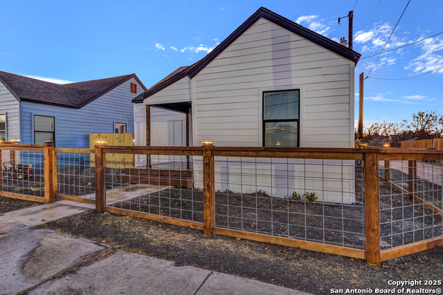 1803 Texas Property Photo 5