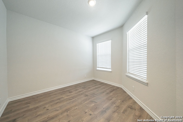 909 Rolling River Property Photo 5