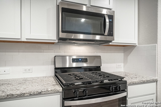 909 Rolling River Property Photo 7