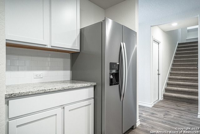 909 Rolling River Property Photo 8