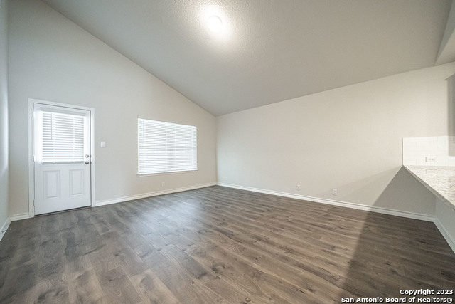 909 Rolling River Property Photo 9