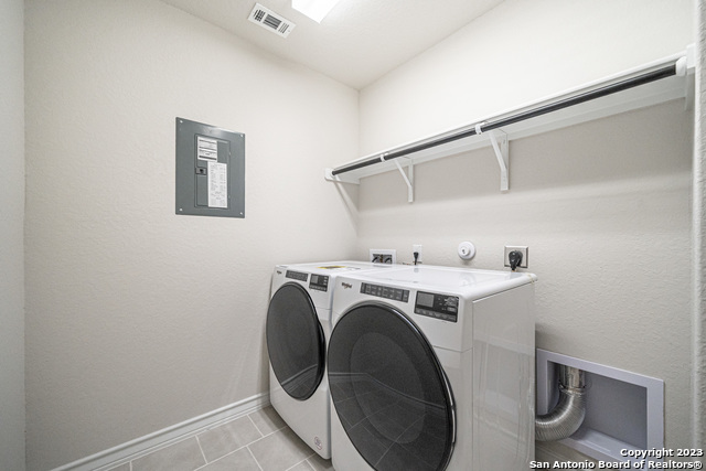 909 Rolling River Property Photo 20