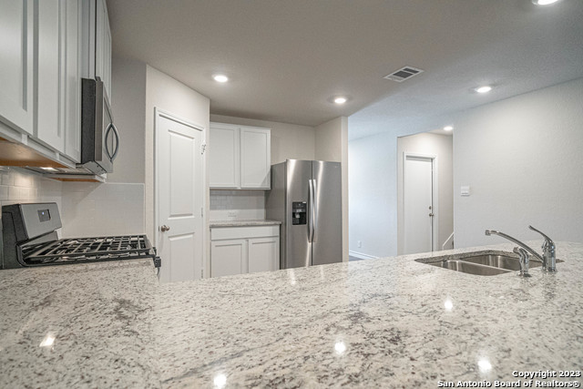 909 Rolling River Property Photo 35