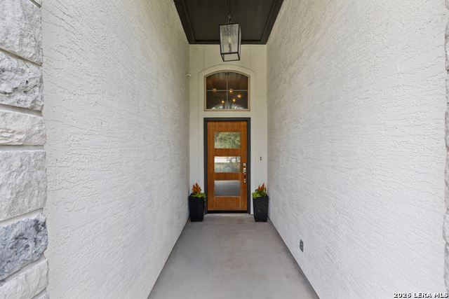 28210 Versant Hls Property Photo 5