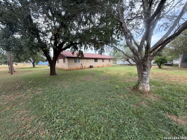 305 E Hugo St Property Photo 2