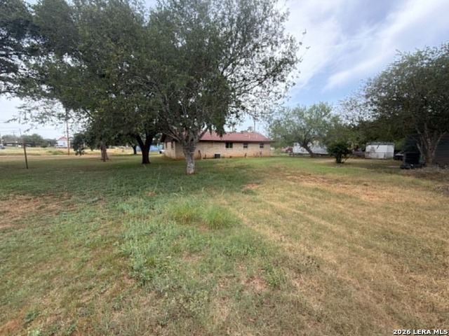 305 E Hugo St Property Photo 3