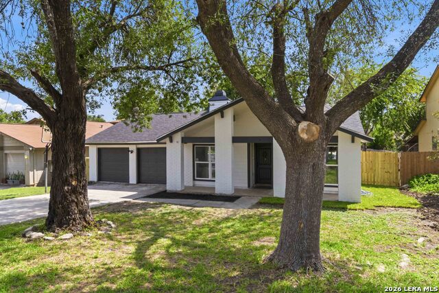4714 Shady Breeze Property Photo 2