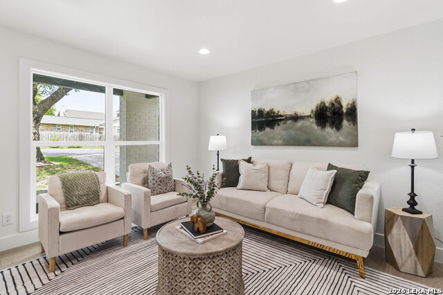 4714 Shady Breeze Property Photo 4