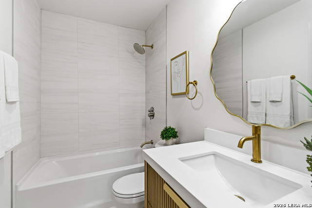 4714 Shady Breeze Property Photo 17
