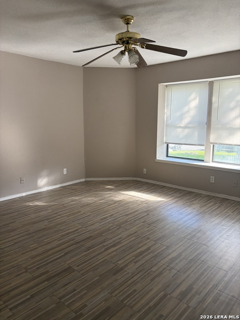 13210 Larkplace Dr Property Photo 4