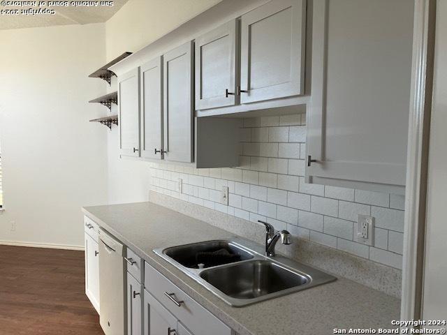 9947 Echo Plain Dr Property Photo 6