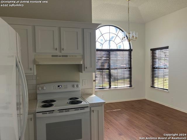 9947 Echo Plain Dr Property Photo 7