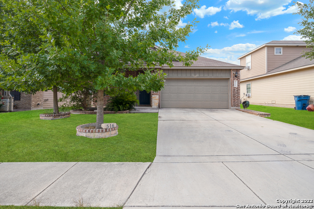 516 STONEBROOK DR Property Photo 1