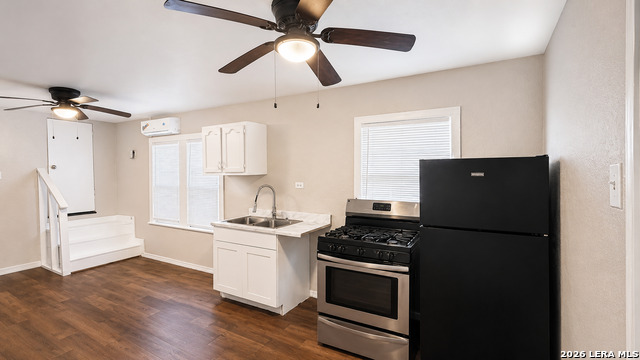 1319 Leal Property Photo 4