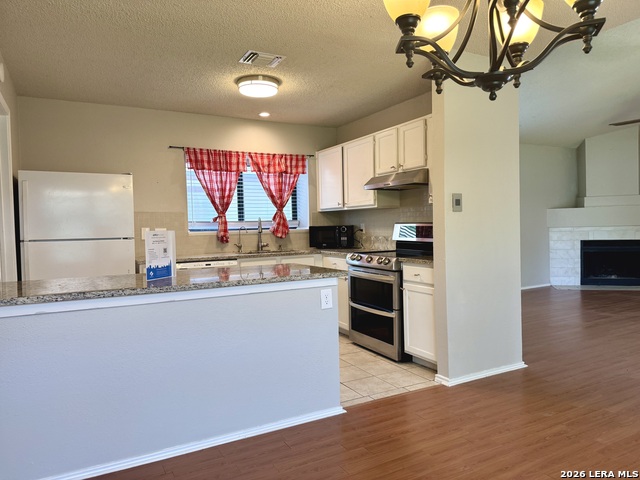 10038 Aztec Vlg Property Photo 6