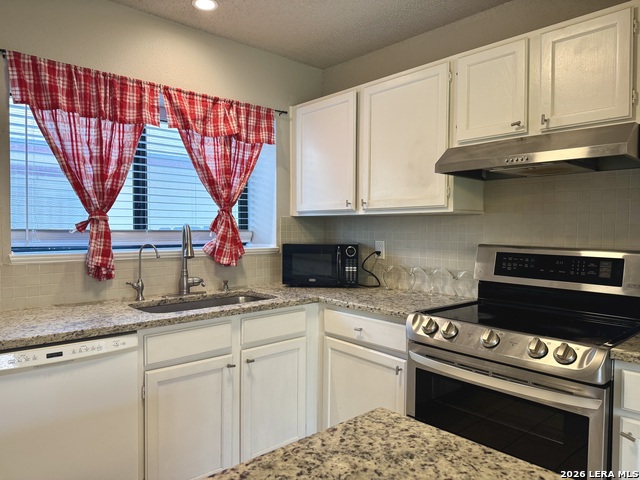 10038 Aztec Vlg Property Photo 7
