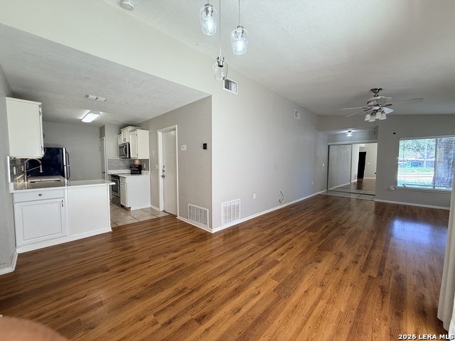 16611 Wolf Ridge St Property Photo 18