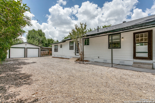 716 Vickers Property Photo 2