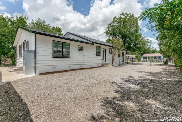 716 Vickers Property Photo 20