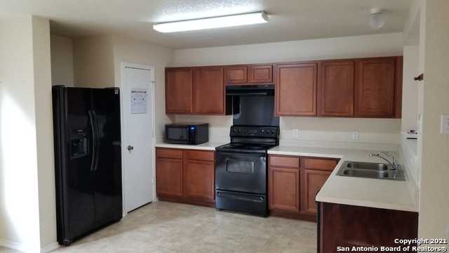 8010 Braes Run Property Photo 3