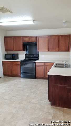 8010 Braes Run Property Photo 4