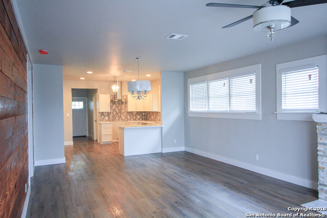 1138 Iowa St Property Photo 3
