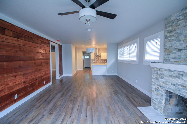 1138 Iowa St Property Photo 6