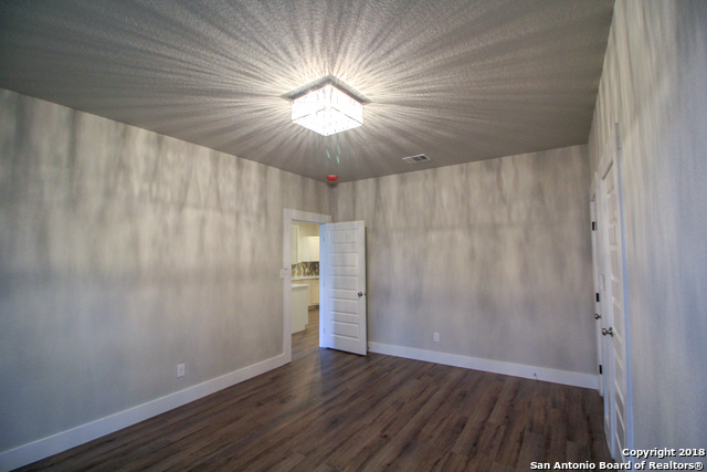 1138 Iowa St Property Photo 10