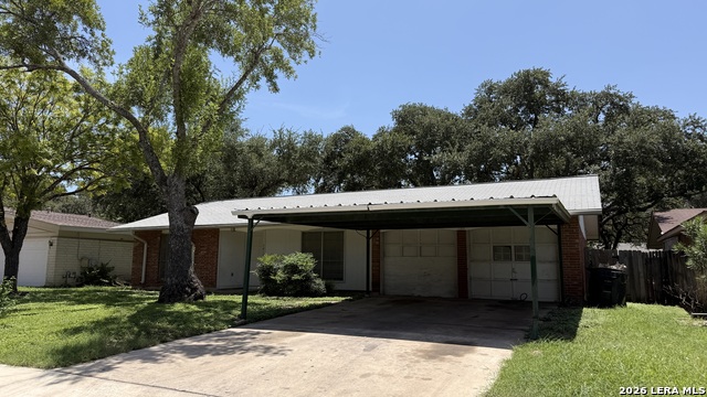 7418 Pipers Creek St Property Photo 4