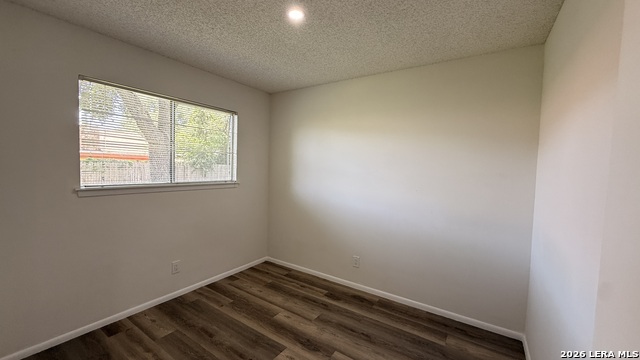 7418 Pipers Creek St Property Photo 6