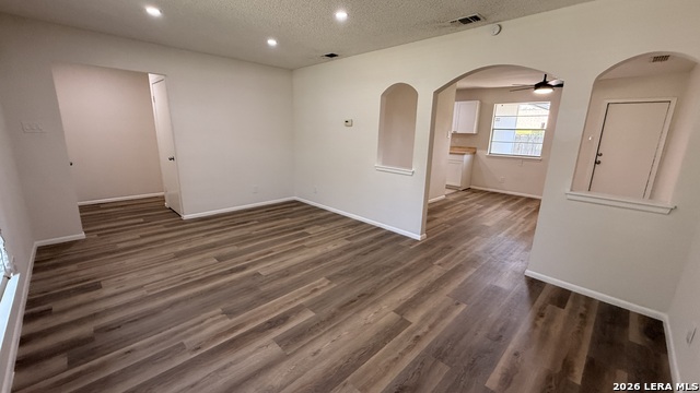 7418 Pipers Creek St Property Photo 14