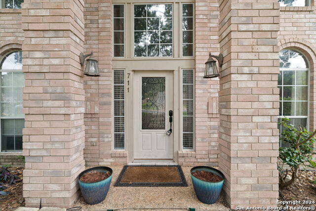 711 Arch Stone Property Photo 4