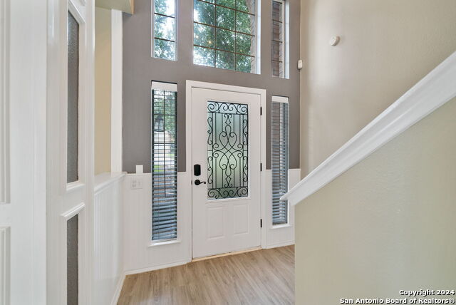 711 Arch Stone Property Photo 5