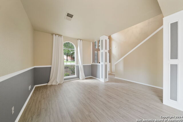 711 Arch Stone Property Photo 6