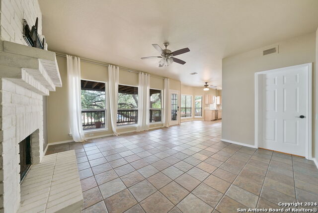 711 Arch Stone Property Photo 10