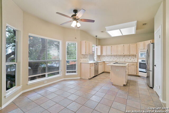711 Arch Stone Property Photo 15