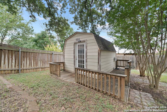 711 Arch Stone Property Photo 36