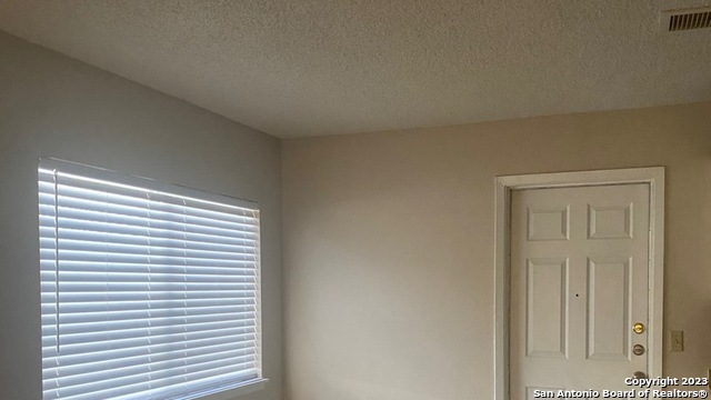 9410 Bowen Dr Property Photo 7