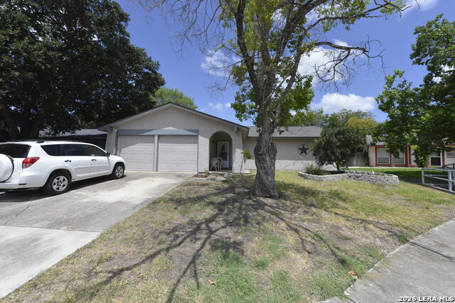 7817 Hunter Oaks Property Photo 1