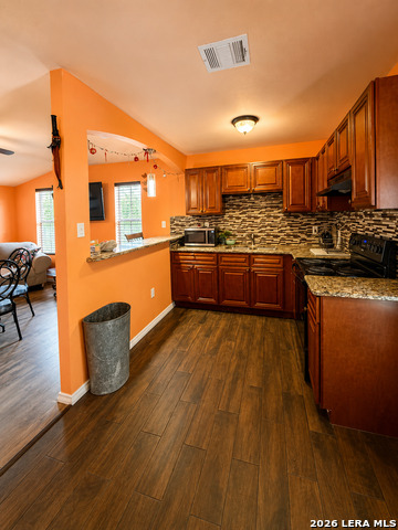 24217 S Us Highway 281 Property Photo 6