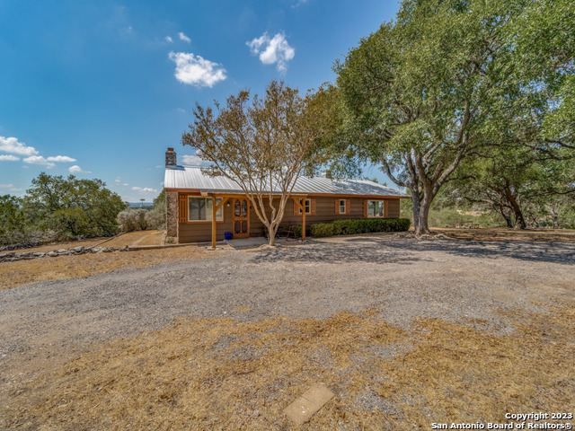 1660 Mciver Property Photo 2
