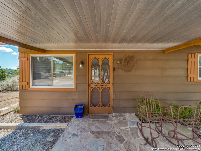 1660 Mciver Property Photo 5