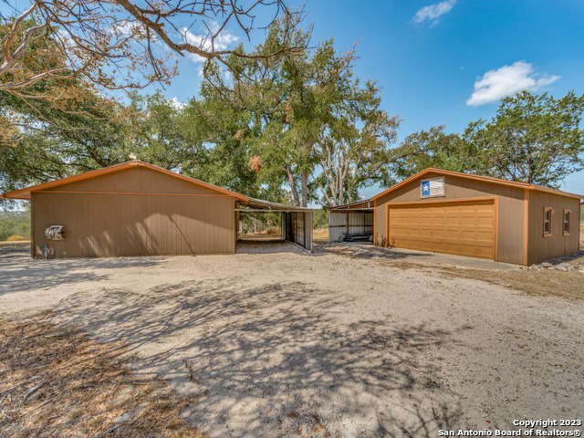1660 Mciver Property Photo 22