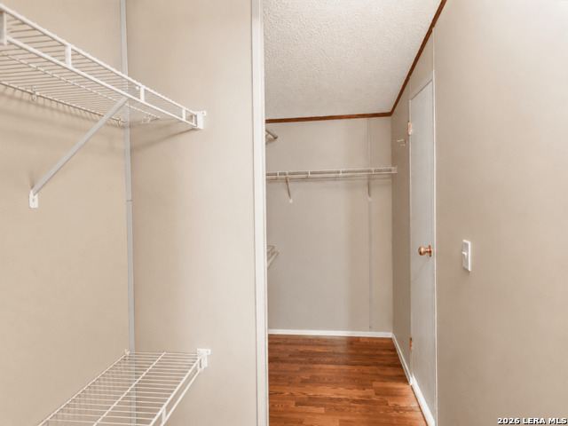 735 Horseshoe Track Property Photo 5