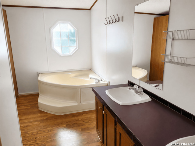 735 Horseshoe Track Property Photo 6
