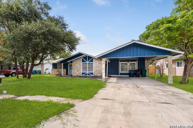 7422 Stonehouse Dr Property Photo 1