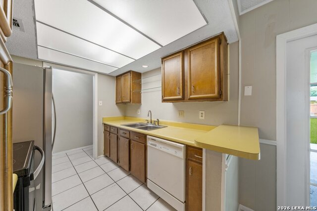 7422 Stonehouse Dr Property Photo 13
