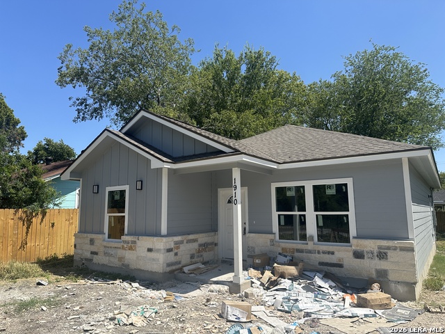 1910 Lennon Ave Property Photo 3