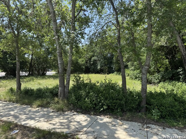 306 S Plant Ave Property Photo 3